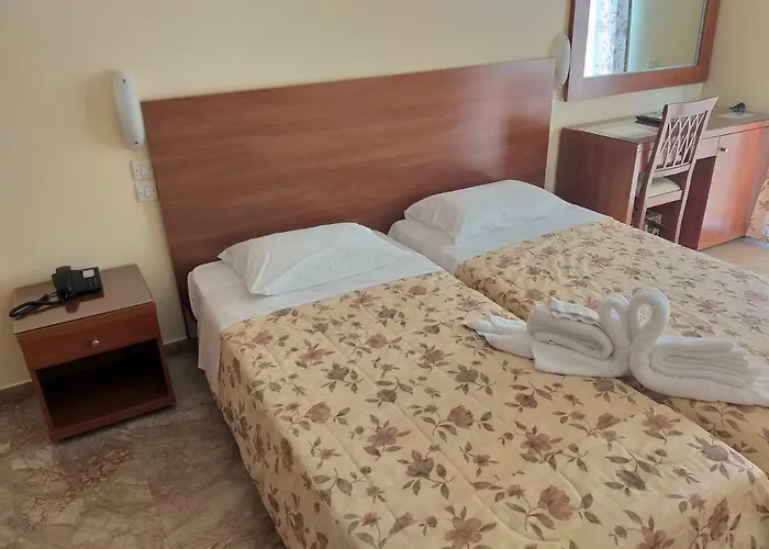 Sofia 4* Toló